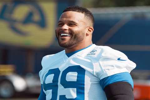 NFL graphic adds new wrinkle to drama around Aaron Donald play in Rams opener