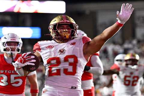Boston College, Rutgers honor 9/11 hero Welles Crowther, fallen alumni in Red Bandanna Game
