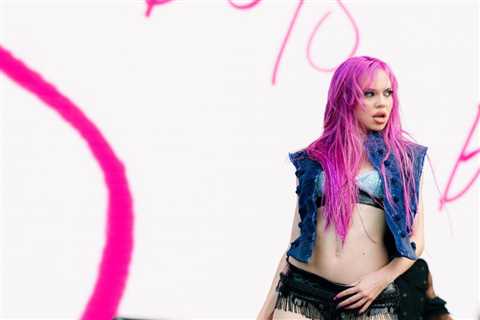 How Should ADÉLA Build Off Her Debut Album’s Impressive Chart Debut?
