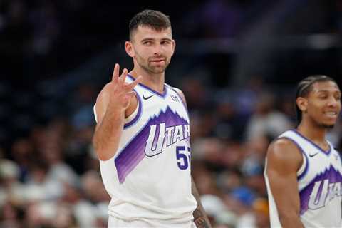 Knicks signing John Konchar to one-year contract in depth move