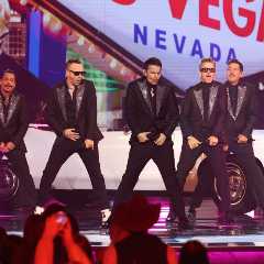 When Donny Met Donnie — New Kids on the Block Welcome ‘Legendary’ Pop Singer at Las Vegas Residency