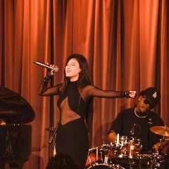 Tia Ray Becomes First Chinese Female Singer to Headline Grammy Museum Show