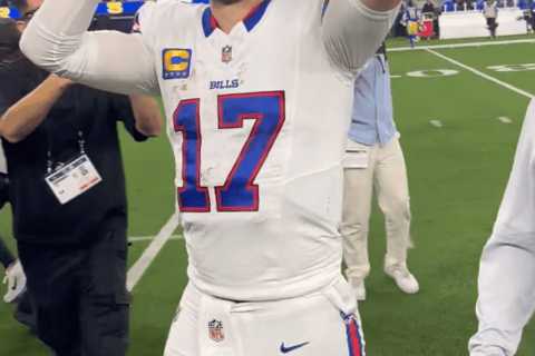 Josh Allen had important Hailee Steinfeld question after Bills’ dramatic win